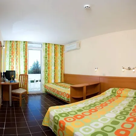Compass Hotel 4*
