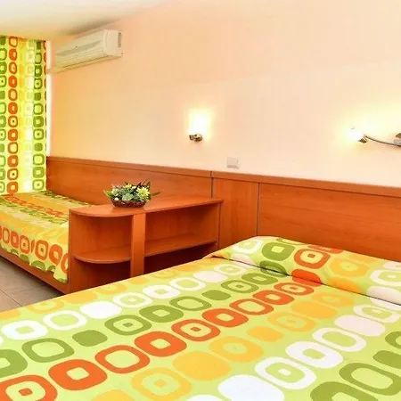 Compass 4*