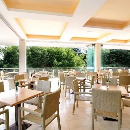 Compass Hotel 4*