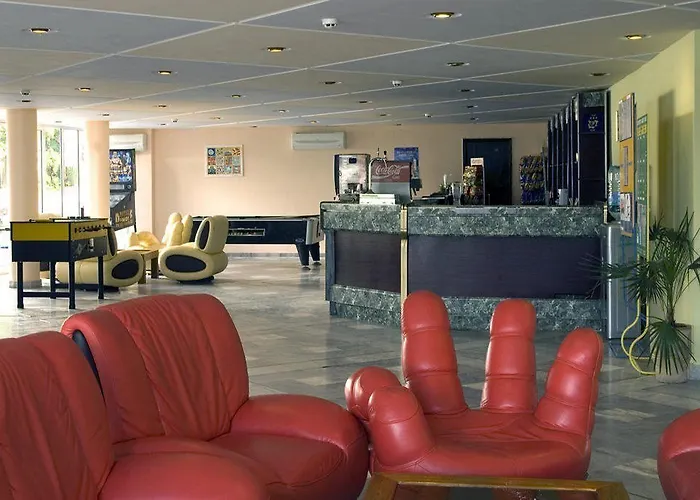 Compass מלון אלבנה