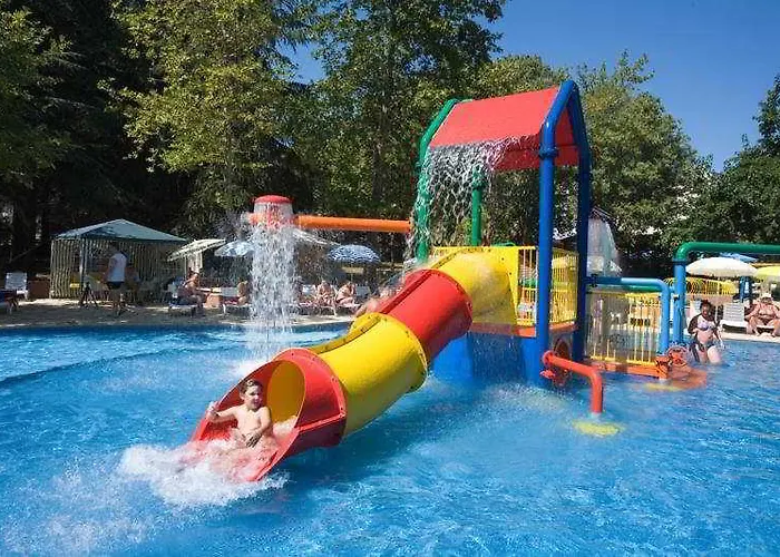 Compass מלון אלבנה