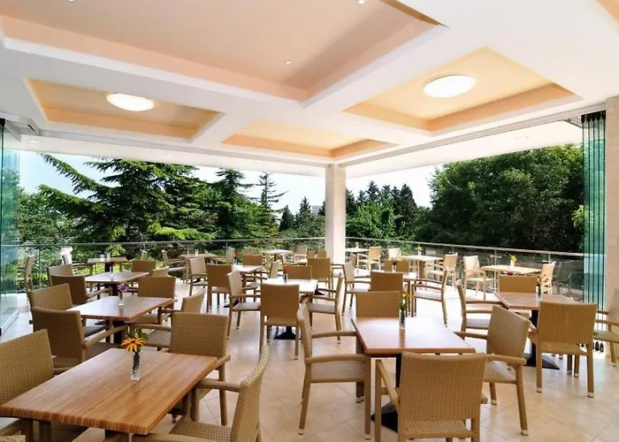 Compass Хотел 4*